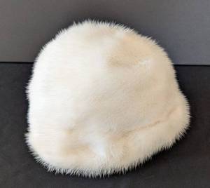 MB - Schlampps Minneapolis Vintage Womens Fur Hat - Cream White