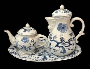 DR - Vintage Blue Danube Teapot & Coffee Pot Set with Platter
