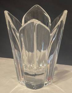 C6 - Orrefors Lotus Crystal Vase