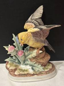 DR - Andrea By Sadek Gold Finch Figurine