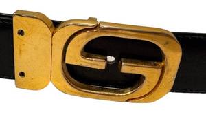 C5 - Gucci Leather Reversible Belt - 44in - Black Leather with Gold GG Buckle