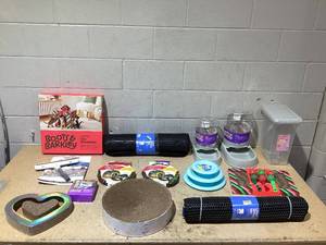 lot 118 image: LOT OF Cat Merchandise