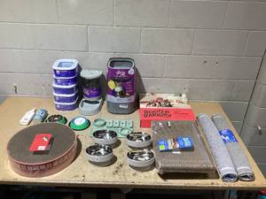 lot 120 image: LOT OF Cat Merchandise