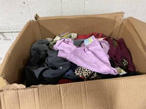 lot 60 image: BOX OF Kids Artclass And Cat&Jack Clothing (Variety Sizes)