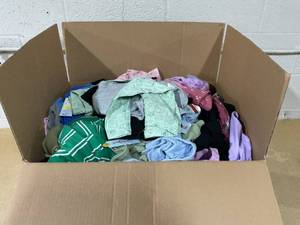 lot 64 image: BOX OF Kids Cat&Jack Clothing (Variety Sizes)