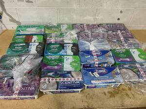 lot 171 image: LOT OF 20 Swiffer & Clorox Wet Mop Cloths