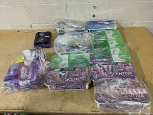 lot 172 image: LOT OF 13 Swiffer & Clorox Merchandise