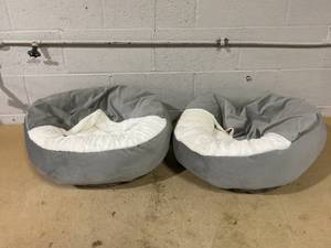 lot 74 image: LOT OF 2 Best Friends by Sheri Cozy Cuddler Ilan Dog Beds