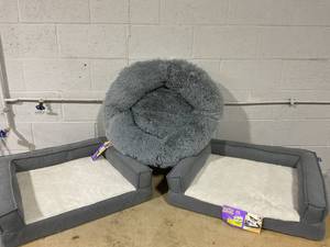 lot 183 image: LOT OF 3 Boots & Barkley Plush Cuddler Round & Rectangle Dog Beds - M