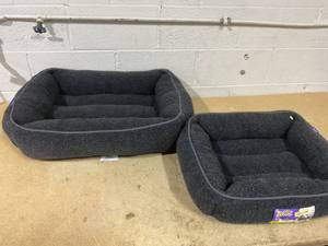 lot 185 image: LOT OF 2 Boots & Barkley Black Modern Cuddler Small & Medium Dog Beds