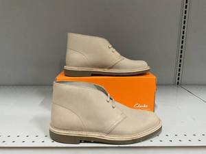 lot 319 image: Clarks Shepton Chukka Boot Size 11