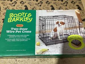 lot 134 image: Boots & Barkley 2 Door Wire Collapsible Dog Crate - S - Black 24 Inches (L), 20 Inches (H) x 18 Inches (W)