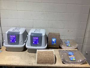 lot 143 image: LOT OF Cat Merchandise