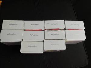 lot 130 image: LOT OF Apple AirPods With Issues (See Photos For More Info)