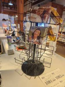 lot 1078 image: Metal Wire Retail Rotating Display Rack 16 x 16 x 26