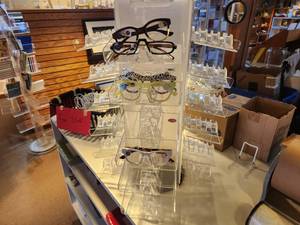 lot 1080 image: Acrylic Sunglass Retail Display Rack 18 x 18 x 26