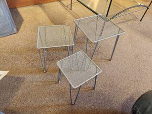 lot 1085 image: Lot of (3) Metal Wire Mesh Display Stands 7x7x8, 6x6x7 and 5x5x6