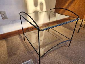 lot 1086 image: Glass Top  Metal Frame End Table  Display Table 2-tier 19 x 19 x 19