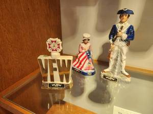 lot 1098 image: Lot of (3) Collectible Whisky Decanters