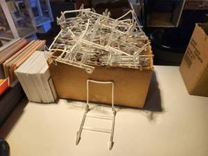 lot 1120 image: Lot of (50) Gibson Adjustable Display Easel 2PL x 4 x 5 14 x 4 34