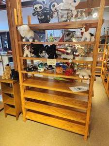 lot 1047 image: Custom Made Solid Oak Wood Display Shelf 8-shelf 4 x 17 x 64