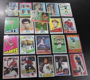 lot 120 image: Vintage Mixed Sports Card Lot  21 Vintage Cards