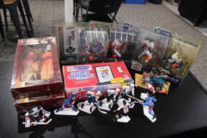 lot 184 image: McFarlaneStarting LineupStar Wars Figure Lot  16 Items