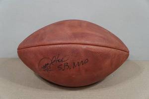 lot 5 image: Desmond Howard Signed Football - JSA Authenticated