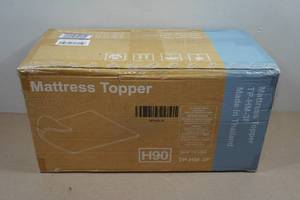 lot 15 image: 3 Full Mattress Topper
