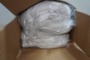 lot 26 image: 2 Down Alternative Pillows - King