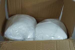 lot 28 image: 2 Down Alternative Pillows - Queen