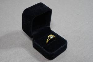 lot 85 image: Gold Tone Ring - Size 9