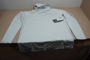 lot 134 image: Blackfish Swift UPFCooling Hooded Long Sleeve - Large
