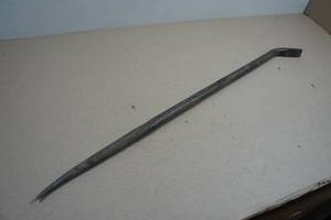 lot 171 image: Pry Bar