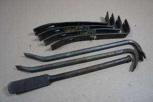 lot 172 image: Pry Bars