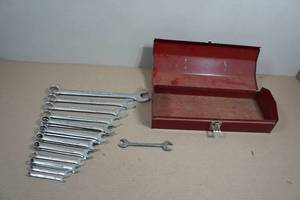 lot 176 image: Craftsman Wrench Set in Tool Box