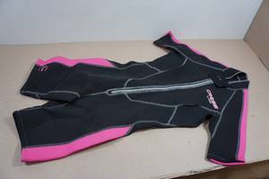 lot 199 image: Cressi Lido Womens 2mm Wetsuit - XS1, Pink