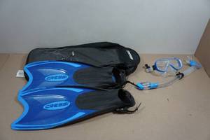 lot 201 image: Cressi Adult Rondine Palau Fin Snorkel Set - Fin Size SM