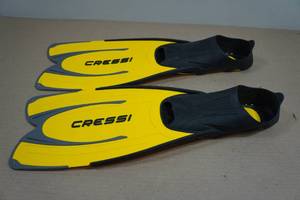 lot 202 image: Cressi Agua Adult Fins - 8.5-9.543-44