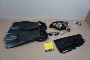 lot 205 image: Cressi Adult Rondine Palau Fin Snorkel Set - Fin Size LXL