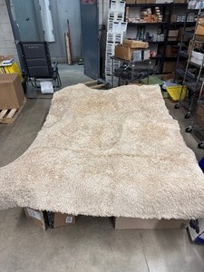 lot 41 image: Shag Area Rug - 9x6