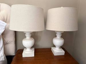 Pair of White Urn Table Lamps w Linen Drum Shades 24in TL8922 Good