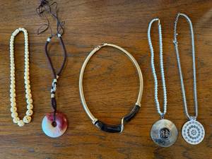 Lot of 5 Fashion Necklaces Pendant Beaded Collar Assorted Styles