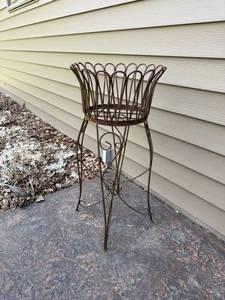 Vintage Rusted Metal Plant Stand Wire Basket Jardiniere 35in Tall