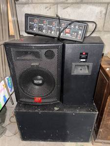 SoundTech S20 Powered Mixer PA Speaker System Lot Untested