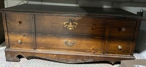 Lane Cedar Hope Chest Blanket Box Dark Wood Colonial Style Good