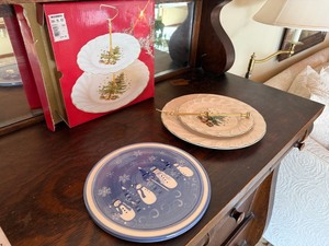 Holiday Ceramic Serving Pieces Snowman Plate & 2 Tier Tidbit Stand