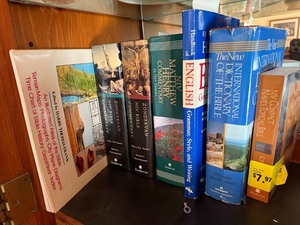 NIV Bible Reference Book Lot Zondervan Commentary Dictionary Atlas