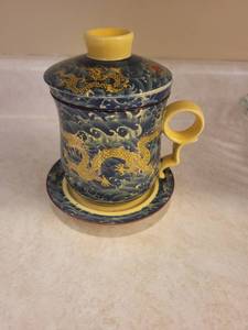 Dragon-Patterned Blue Porcelain Teapot With Infuser - Yellow Handle And Lid