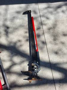 Tractor Jack with Notched Lift Bar - Top Hook, Adjustable Height